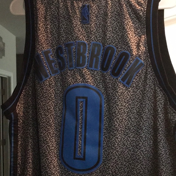 Basketball jersey - Picture 3 of 3